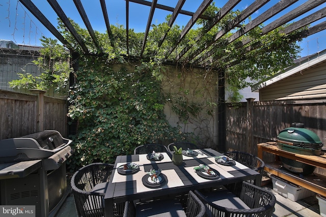 1318 E Eyre St, Philadelphia, PA 19125 - fenced backyard with area for grilling and outdoor dining area