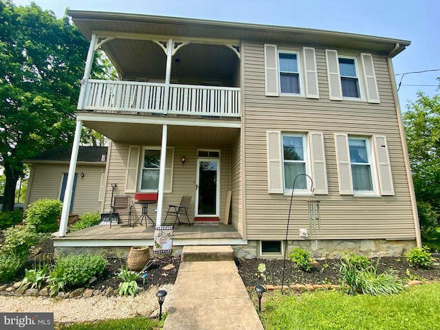 4075 Lemar Rd, Mercersburg, PA 17236 - view of front facade featuring a balcony and covered porch
