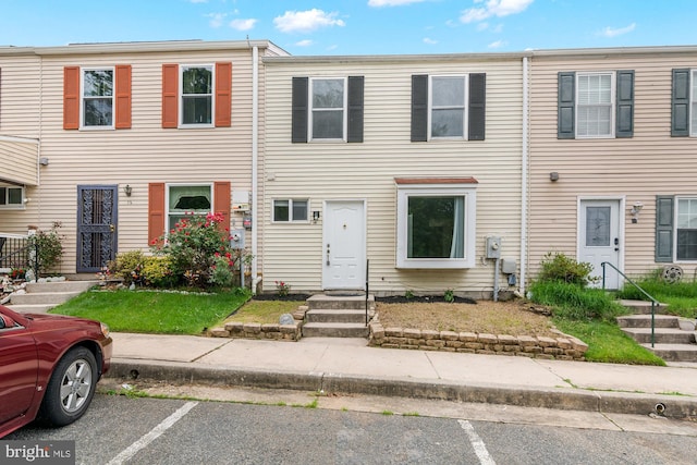 14 Ensign Ct, Essex, MD 21221 - view of property featuring uncovered parking