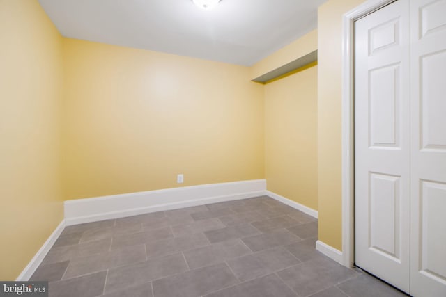 659 Charraway Rd, Baltimore, MD 21229 - empty room featuring baseboards