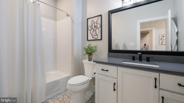 274 W Ashland St, Doylestown, PA 18901 - bathroom with vanity and shower / tub combo