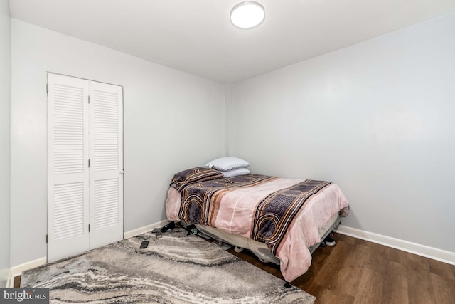 442 Crescent St, Harrisburg, PA 17104 - bedroom featuring wood finished floors and a closet