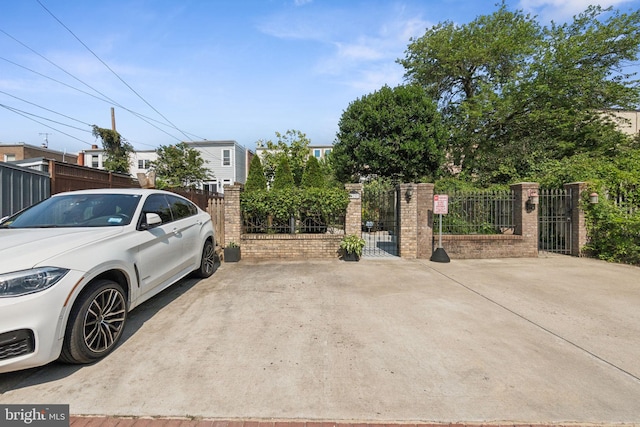 425 16th St SE, Washington, DC 20003 - view of street featuring a gate