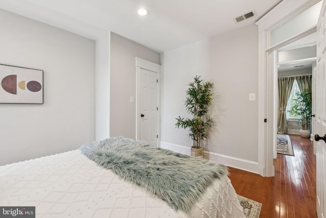 425 16th St SE, Washington, DC 20003 - bedroom featuring hardwood / wood-style floors and recessed lighting