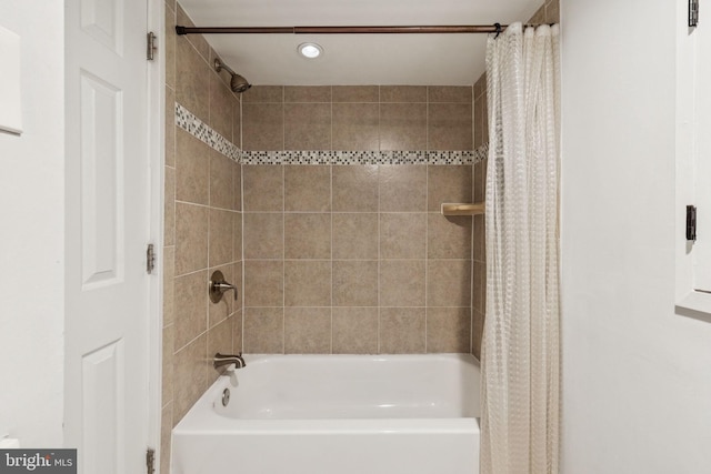425 16th St SE, Washington, DC 20003 - full bathroom with shower / tub combo and recessed lighting