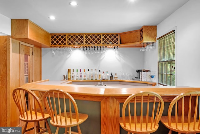 46 Grassy Lake Rd, Shamong, NJ 08088 - kitchen with recessed lighting and a breakfast bar