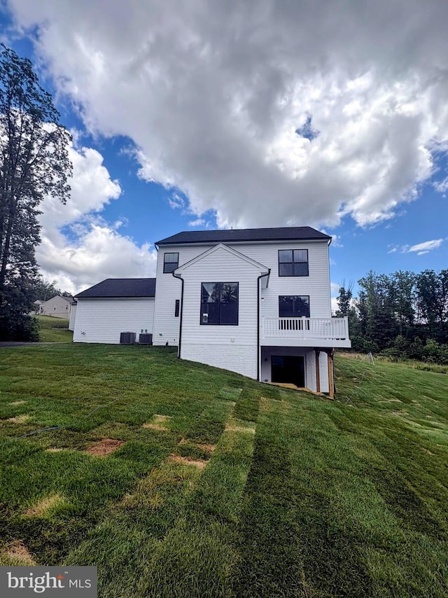 22 Clydesdale Rd, Fredericksburg, VA 22405 - back of house featuring a yard and a wooden deck
