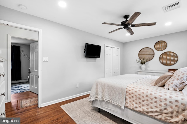126 Woodview Dr, Doylestown, PA 18901 - bedroom with dark wood finished floors, recessed lighting, a closet, and a ceiling fan