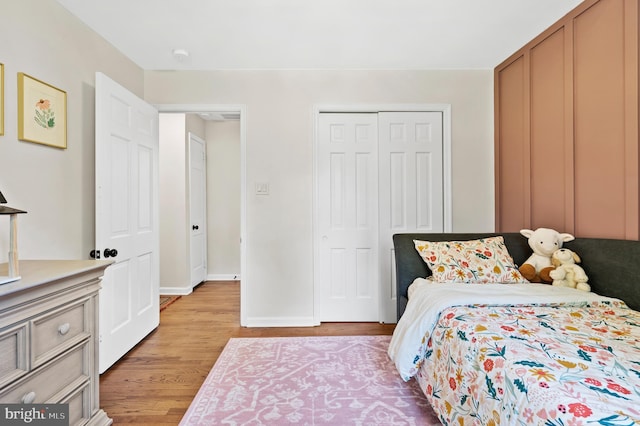 126 Woodview Dr, Doylestown, PA 18901 - bedroom with light wood-style floors and a closet