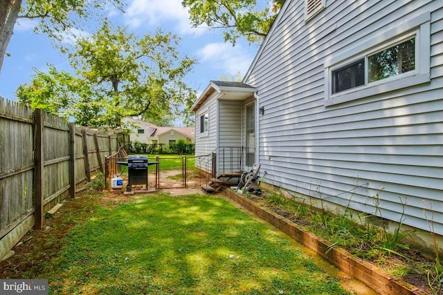 11104 Lund Pl, Kensington, MD 20895 - fenced backyard featuring a gate
