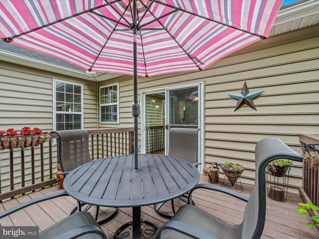 158 Dinwiddie Way, Kearneysville, WV 25430 - wooden terrace with outdoor dining space