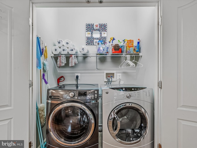 158 Dinwiddie Way, Kearneysville, WV 25430 - laundry area featuring washing machine and dryer