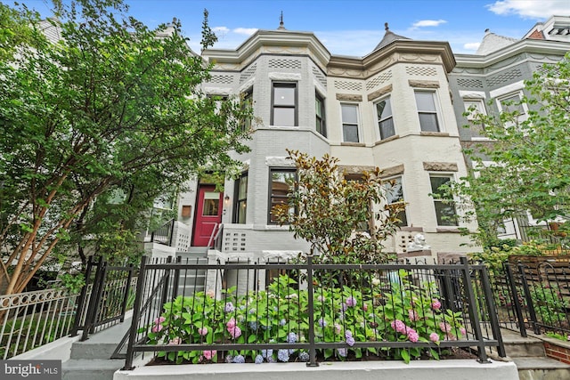 7 U St NW, Washington, DC 20001 - view of front of home with brick siding