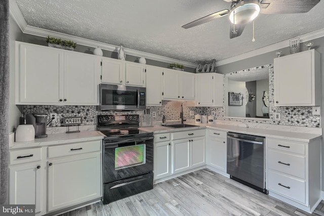 840 W Spring Meadow Ct, Edgewood, MD 21040 - kitchen featuring appliances with stainless steel finishes, a textured ceiling, crown molding, white cabinetry, and a ceiling fan