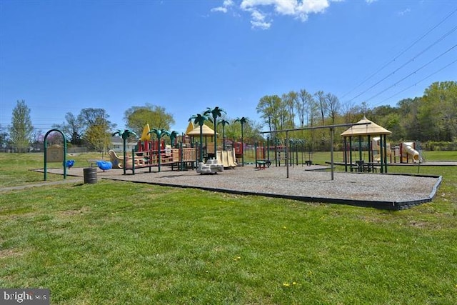 840 W Spring Meadow Ct, Edgewood, MD 21040 - community jungle gym with a lawn