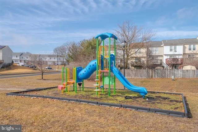 840 W Spring Meadow Ct, Edgewood, MD 21040 - community play area with a residential view