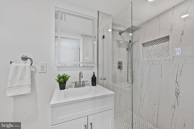 1539 K St SE, Washington, DC 20003 - full bath with a marble finish shower and vanity