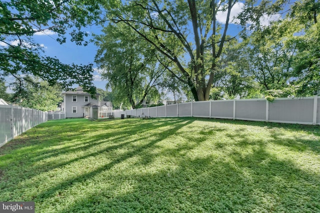 370 Nicholson Rd, Baltimore, MD 21221 - view of fenced backyard