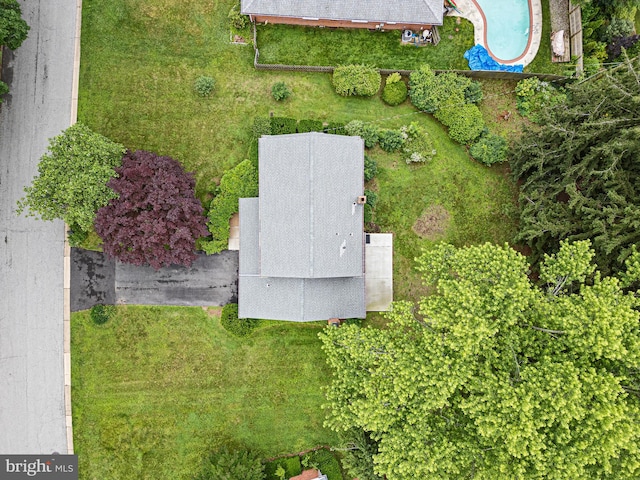 110 Wembley Rd, Wilmington, DE 19808 - bird's eye view of a pool