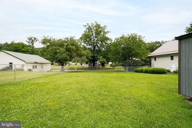108 W Center St, Kitzmiller, MD 21538 - view of yard