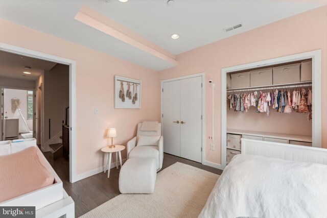 2228 Carpenter St, Philadelphia, PA 19146 - bedroom featuring wood finished floors and recessed lighting