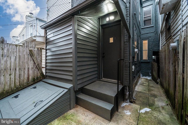1354 Green St, Reading, PA 19604 - doorway to property