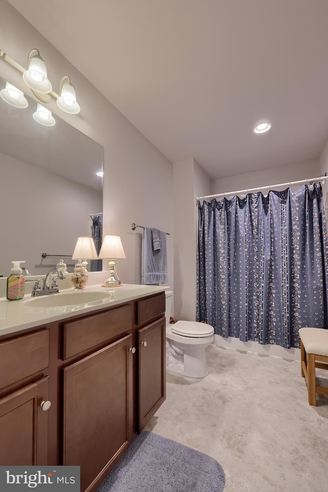 36 Elm Ct, Lancaster, PA 17603 - full bathroom featuring vanity, curtained shower, and recessed lighting