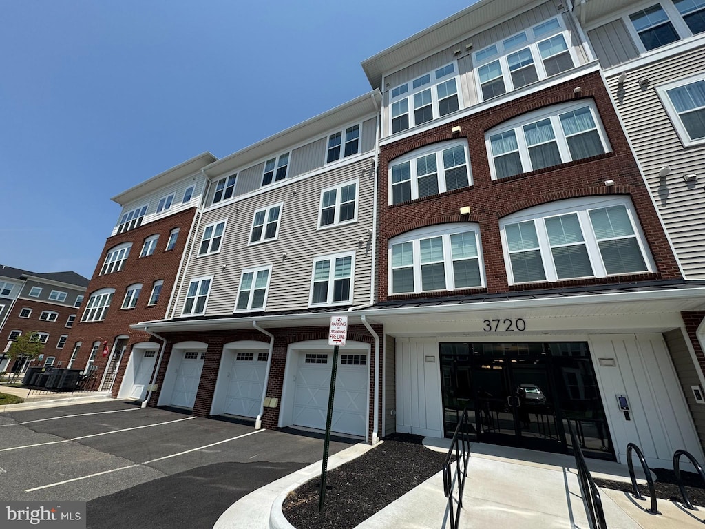 3720 Havertill Ln Unit 303, Woodbridge, VA 22193 - view of property