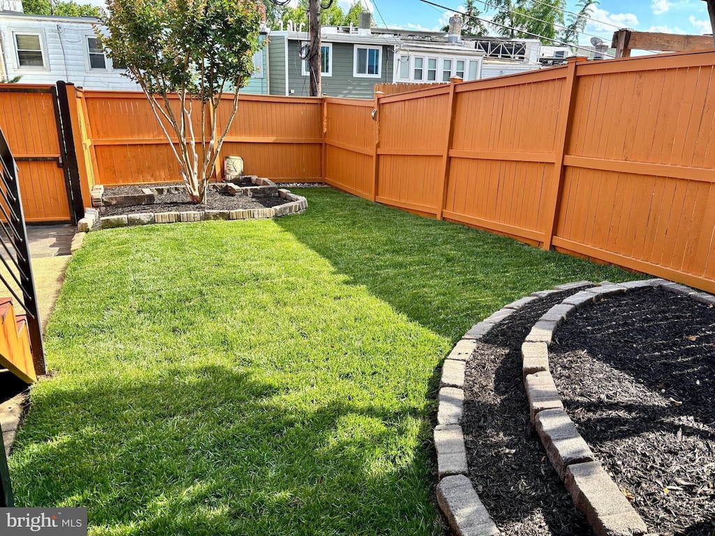 904 Emerson St NW, Washington, DC 20011 - view of fenced backyard