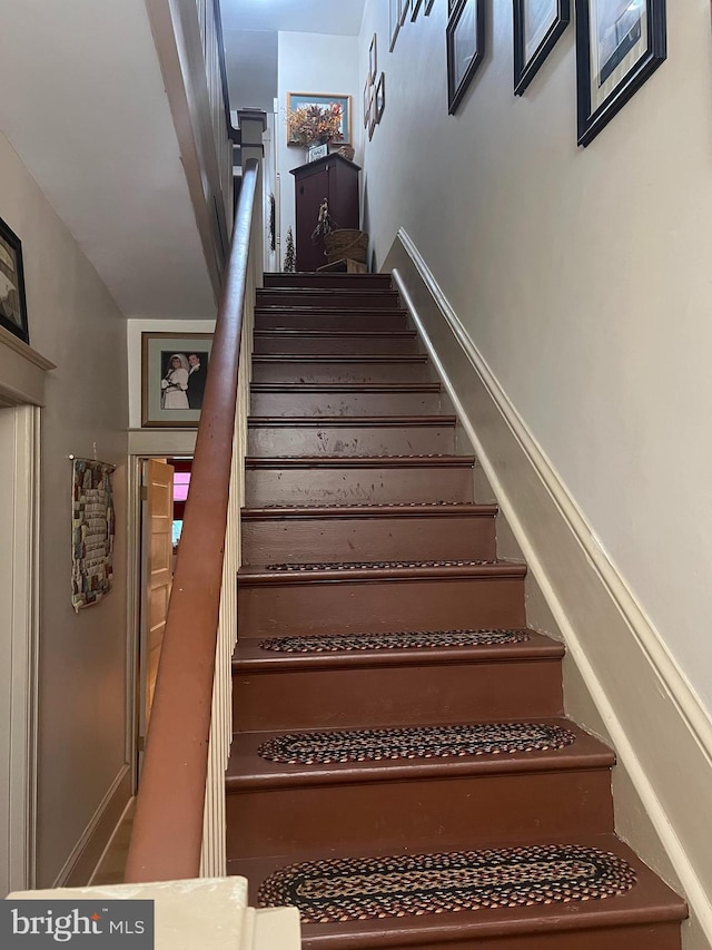 1034 Hamilton Blvd, Hagerstown, MD 21742 - view of stairway
