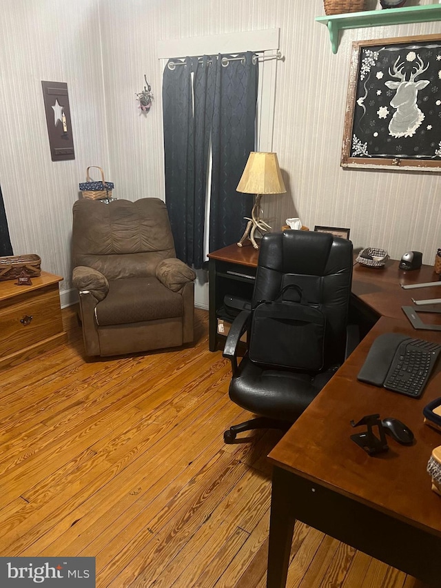 1034 Hamilton Blvd, Hagerstown, MD 21742 - home office featuring hardwood / wood-style flooring