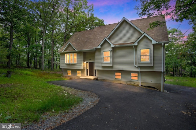 121 Almond Ct, Milford, PA 18337 - split foyer home with driveway and roof with shingles