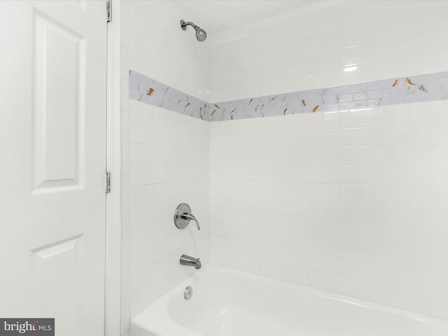 901 Vanderwood Rd, Baltimore, MD 21228 - bathroom featuring shower / bath combination