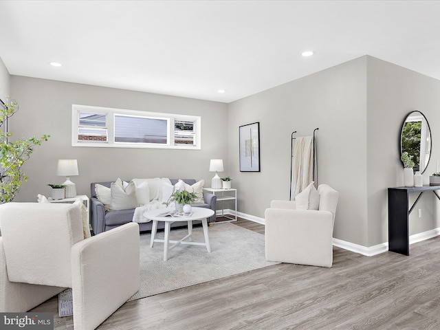 901 Vanderwood Rd, Baltimore, MD 21228 - living area featuring wood finished floors and recessed lighting