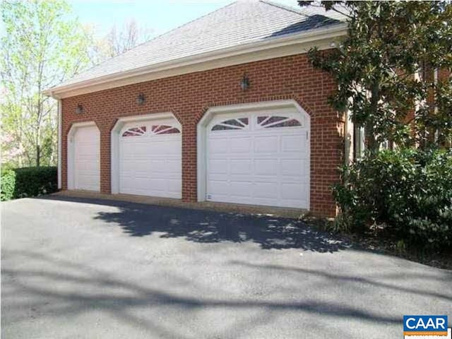 3190 Prestwick Pl, Keswick, VA 22947 - view of garage