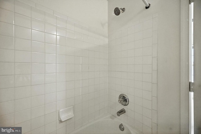 6949 Banchory Ct, Alexandria, VA 22315 - full bath with bathtub / shower combination