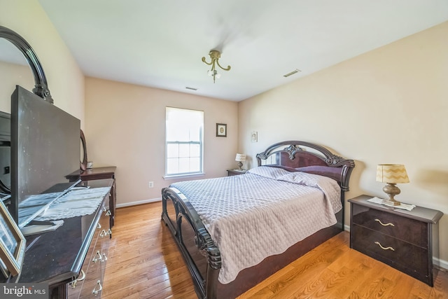 15 Kresson Ct, Berlin, NJ 08009 - bedroom with light wood-style floors and baseboards
