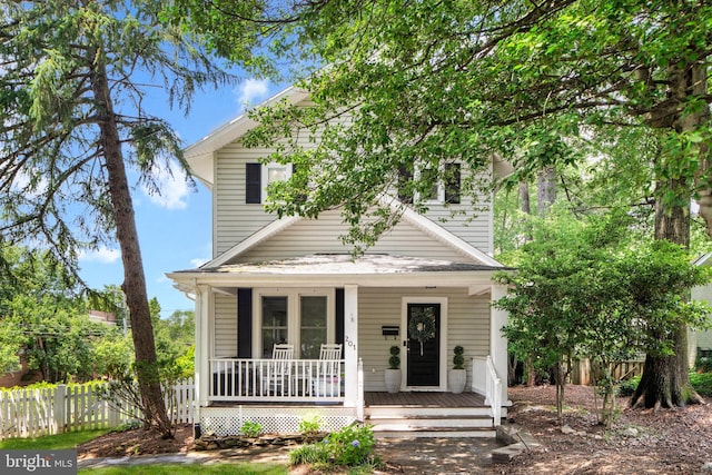 201 Pennsylvania Ave, Falls Church, VA 22046 - view of front of home featuring a porch