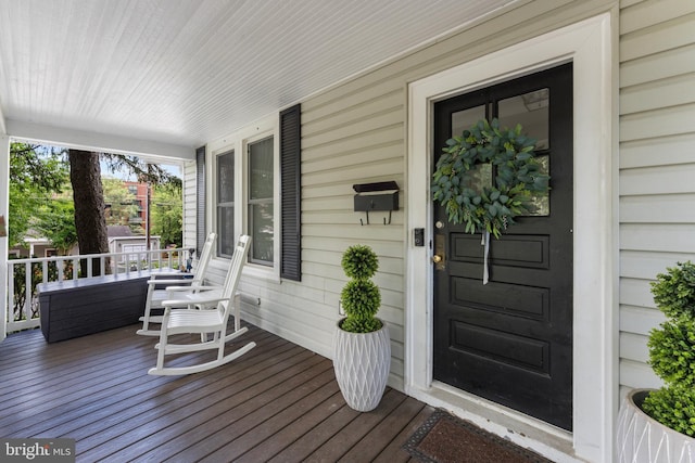 201 Pennsylvania Ave, Falls Church, VA 22046 - view of wooden porch