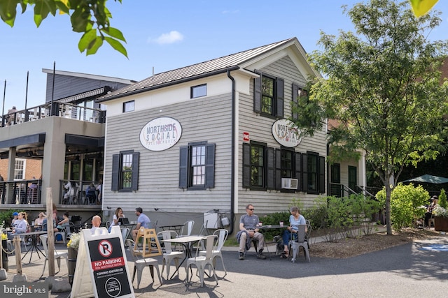 201 Pennsylvania Ave, Falls Church, VA 22046 - back of property featuring cooling unit