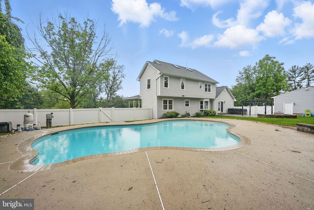4009 Gypsum Hill Rd, Haymarket, VA 20169 - view of swimming pool featuring a fenced backyard and a patio area