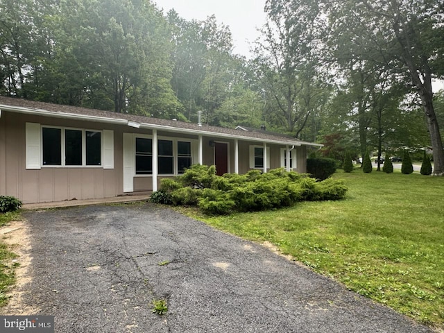 1952 Highland Dr, State College, PA 16803 - single story home featuring a front yard and board and batten siding