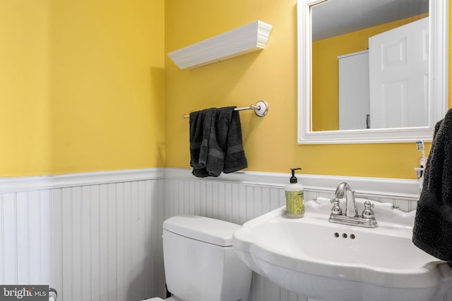 1559 Washington Ln, West Chester, PA 19382 - half bathroom with wainscoting and toilet