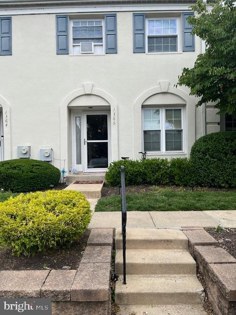 1366 Putnam Blvd # 14, Wallingford, PA 19086 - view of front of property with stucco siding