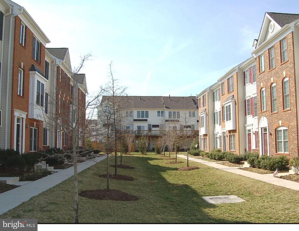 42767 Hollingsworth Ter, Chantilly, VA 20152 - surrounding community featuring a residential view and a yard