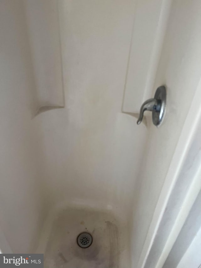 3601 9th St, Baltimore, MD 21225 - bathroom view of a shower