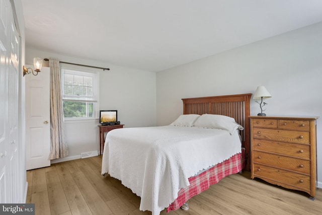 611 Hillcrest Dr, Perkasie, PA 18944 - bedroom featuring light wood-style flooring and baseboards