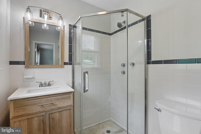 611 Hillcrest Dr, Perkasie, PA 18944 - full bath with tile walls, vanity, and a shower stall