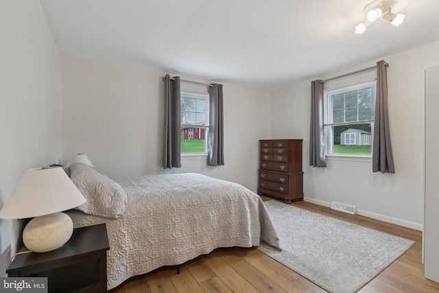 611 Hillcrest Dr, Perkasie, PA 18944 - bedroom with wood-type flooring