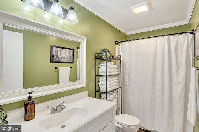 301 N Lynbrook Dr N, York, PA 17402 - bathroom featuring vanity, crown molding, and curtained shower